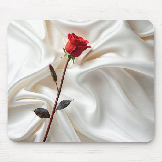 Rote Rose auf weißem Satin Mousepad (Vorne)