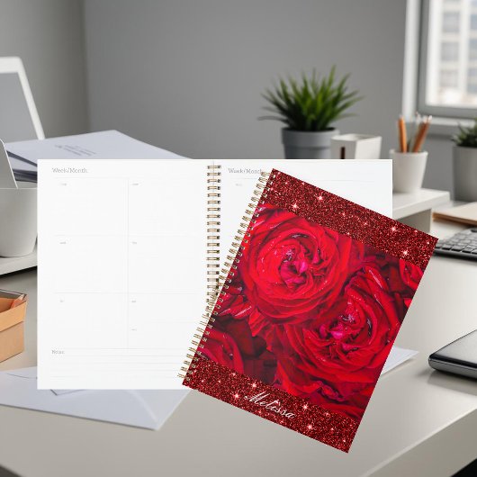 Rote Rose blüht mit Abtropfen - Fotografie Planer