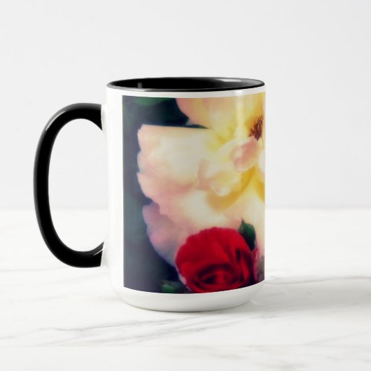 Rote Rose Bud Beverage Tasse (Links)