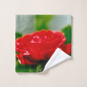 Rote Rose der Leidenschaft mit Taubstropfen Badhandtuch Set (Waschlappen)