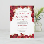 Rote Rose Elegant Floral Quinceanera Einladung (Stehend Vorderseite)
