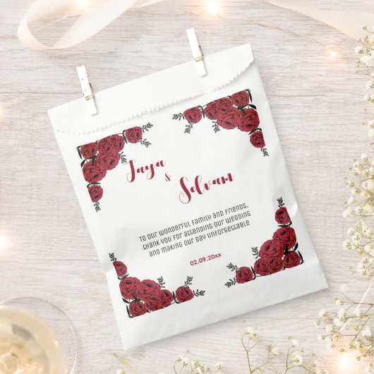 Rote Rose Floral Wedding Theme Geschenktütchen (Ausgeschnitten)