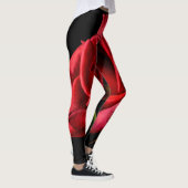Rote Rose gegen schwarzen Hintergrund Leggings (Rechts)