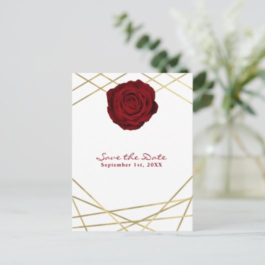 Rote Rose & Gold Linien Blumengestein Save the Dat Ankündigungspostkarte (Stehend Vorderseite)