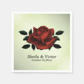 Rote Rose Gothic Names Date Green Wedding Napkins Serviette (Vorderseite)