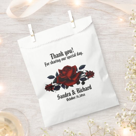 Rote Rose Gothic Wedding White Personal Geschenktütchen (Ausgeschnitten)