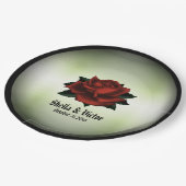 Rote Rose Gotische Hochzeitnamen und Datum Grün Pappteller (Schrägansicht)
