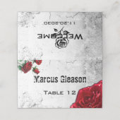 Rote Rose & Grunge Textured Wedding Platzkarte (Außenseite Aufgefaltet)