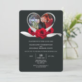 Rote Rose Herz Foto Romantisches Weißes Band Grau Einladung (Stehend Vorderseite)