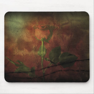 Rote Rose im Hintergrund Mousepad