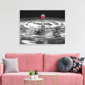 rote Rose in Wassertröpfchen Leinwanddruck (Insitu (Wohnzimmer))
