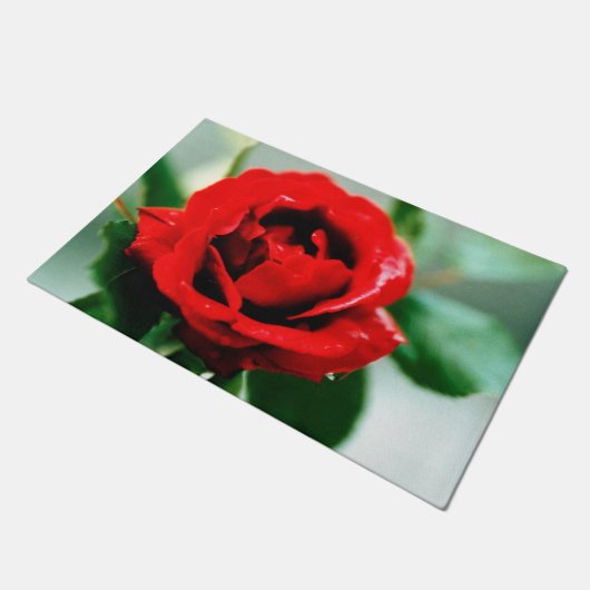 Rote Rose Liebe Fußmatte (Schrägansicht)