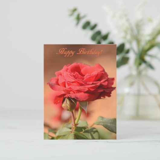 Rote Rose mit Bud Happy Birthday Postkarte (Stehend Vorderseite)