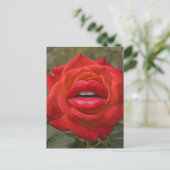 Rote Rose mit Lippen Collage Postkarte (Stehend Vorderseite)