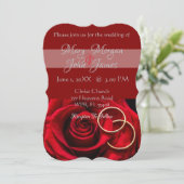 Rote Rose mit Ring Wedding Einladung (Stehend Vorderseite)
