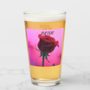 Rote Rose mit rosa Hochzeitsglas Glas