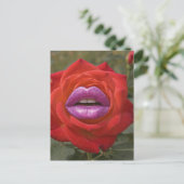 Rote Rose mit rosa Lippen Collage Postkarte (Stehend Vorderseite)