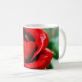 Rote Rose mit Taubenfallen Kaffeetasse (VorderseiteRechts)