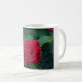 Rote Rose Nah Kaffeetasse (VorderseiteRechts)
