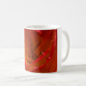 Rote Rose Nah Kaffeetasse (VorderseiteRechts)
