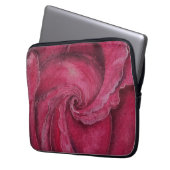 Rote Rose nah Laptopschutzhülle (Vorderseite Links)