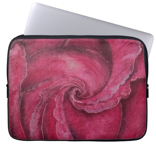 Rote Rose nah Laptopschutzhülle (Vorderseite)