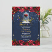 Rote Rose Navy Blue Gold Sweet 16 16. Party Einladung (Stehend Vorderseite)