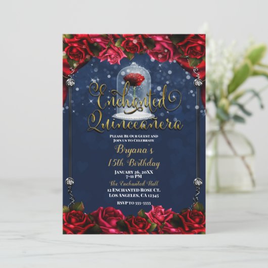 Rote Rose Navy Blue Gold Verzauberte Quinceñera 15 Einladung (Stehend Vorderseite)