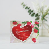 Rote Rose Pearl Quinceñera Einladung (Stehend Vorderseite)