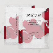 Rote Rose Petals im Schnee, Winterhochzeit Einladungspostkarte (Vorne/Hinten)