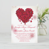 Rote Rose Petals Liebe Hochzeit Einladung (Stehend Vorderseite)