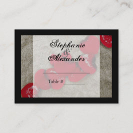 Rote Rose Petals on Sand Beach Wedding Platzkarte