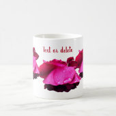 Rote Rose Raindrops Personalisiert Kaffeetasse (Mittel)