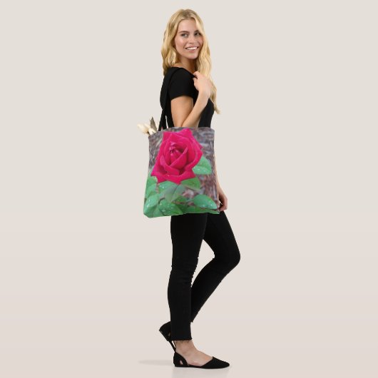 Rote Rose Tasche (Am Model)