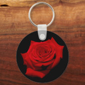 Rote Rose über den schwarzen Hintergrund Schlüsselanhänger (Vorderseite)