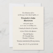 Rote Rose über Rose-Blätter auf Creme Vow Erneueru Einladung (Rückseite)