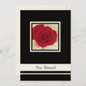 Rote Rose über Rose-Blätter auf Creme Vow Erneueru Einladung (Vorne/Hinten)