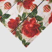 Rote Rose und Weihnachtsschmuck auf Holzdekoupage Seidenpapier (Detail)