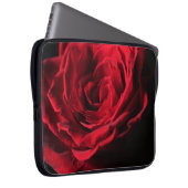 Rote Rose Valentine: Dunkle Romantik Laptopschutzhülle (Vorne Rechts)