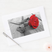 Rote Rose Verließ auf dem Dock; ich Liebe dich imm Rechteckiger Aufkleber (Umschlag)