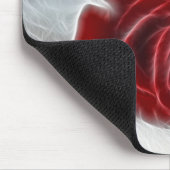 Rote Rose von Fraktalen auf Pelzen Mousepad (Ecke)