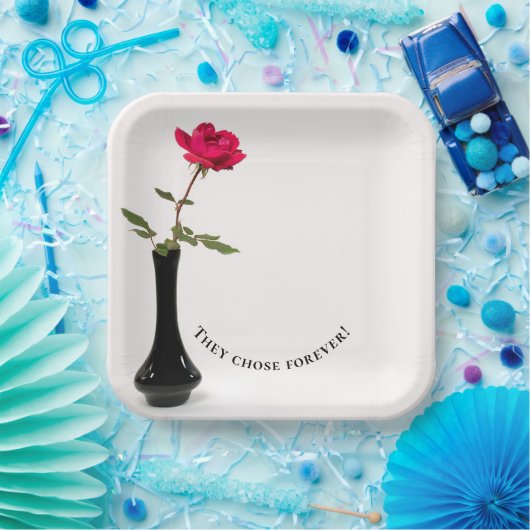 rote Rose von Singles in schwarzer Vase Pappteller (Party)