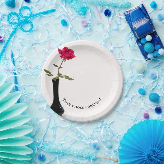 rote Rose von Singles in schwarzer Vase Pappteller (Party)