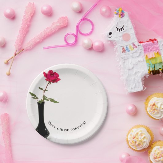 rote Rose von Singles in schwarzer Vase Pappteller (Party)