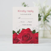 Rote Rose, weiße Blume Hochzeit RSVP Karte (Stehend Vorderseite)