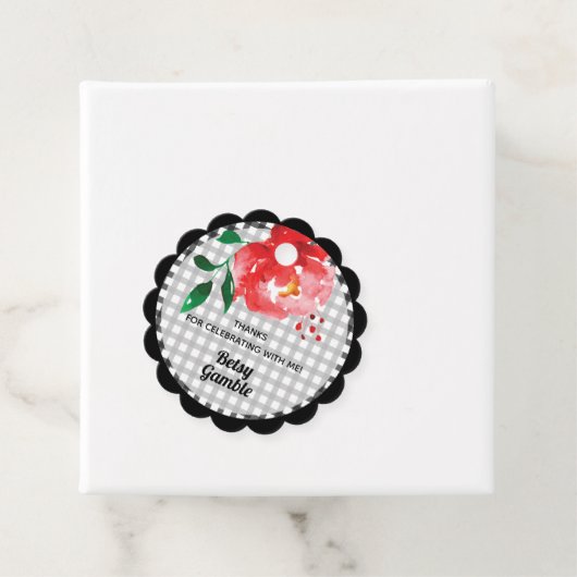 Rote Rose zum Gingham-Brautparty Geschenkanhänger (Beispiel)