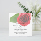 Rote Rose zur Party Einladung des weißen Jahrestag (Stehend Vorderseite)