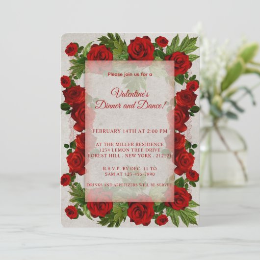 Rote Rosen am Valentinstag Einladung (Stehend Vorderseite)
