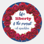 Rote Rosen auf blauem Sternenhimmel patriotischer  Runder Aufkleber (Vorderseite)