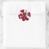 Rote Rosen auf Rosa Elegante Klassische Runde Runder Aufkleber (Tasche)